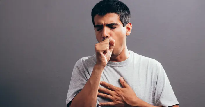 كحة الدم: دليل شامل لفهم الأسباب المحتملة ومتى تطلب المساعدة الطبية