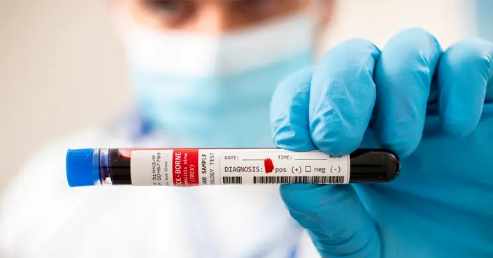 دليل شامل: الأمراض التي تنتقل عن طريق الدم – الأسباب، طرق العدوى، والوقاية