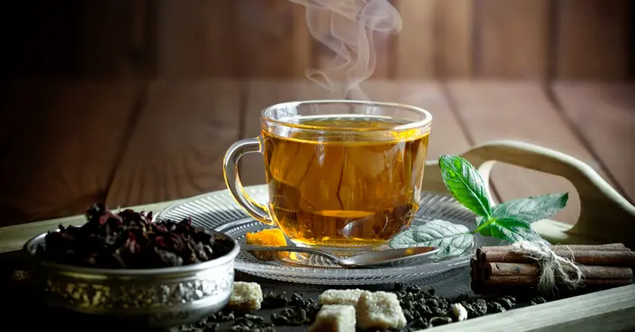 مشروب الزهورات: اكتشف فوائده المذهلة ومضاره المحتملة