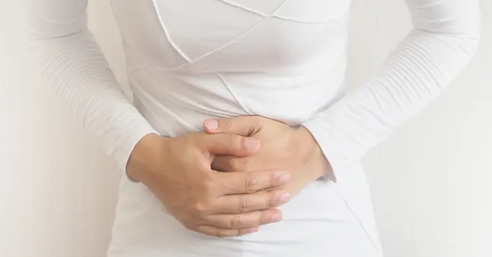 أعراض ما بعد عملية تنظيف الرحم: دليلك الشامل للتعافي والمضاعفات المحتملة