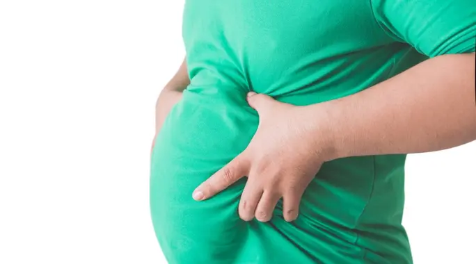 اكتشف العلاقة الخفية بين الغدة الكظرية والسمنة: هل الهرمونات هي السبب؟