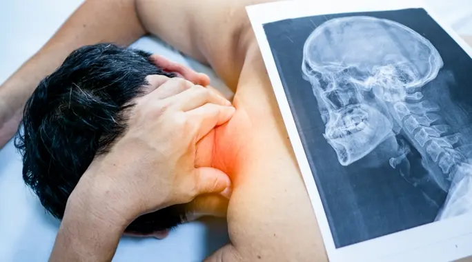 مضاعفات عملية غضروف الرقبة: كل ما تحتاج معرفته عن المخاطر والعلاج
