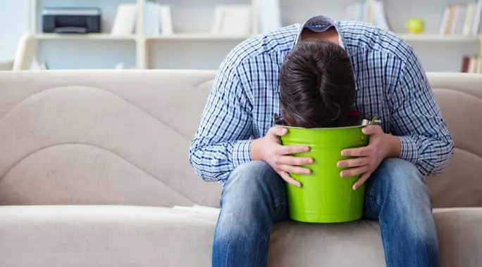 متلازمة التقيؤ الدوري: دليل شامل لفهم الأعراض والعلاج والتعايش
