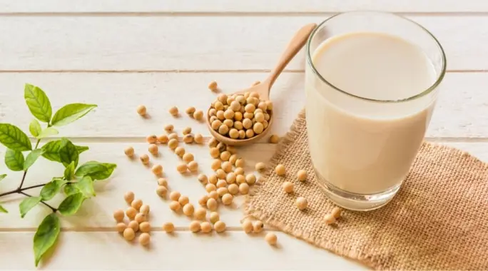حليب الصويا: هل هو سر زيادة الوزن أم مفتاح الرشاقة؟ دليل شامل