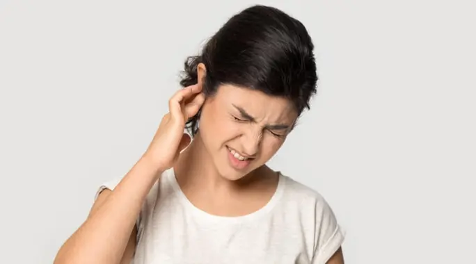 ثقب طبلة الأذن: هل هو خطير حقًا؟ وكيف يمكن علاجه والوقاية منه؟