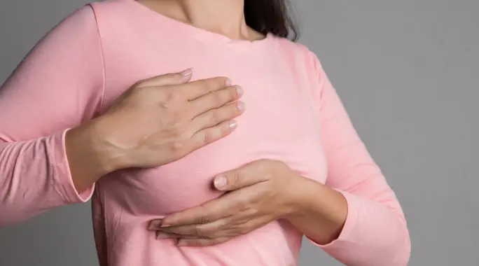 مخاطر إعادة بناء الثدي: دليلك الشامل لما يجب أن تعرفيه