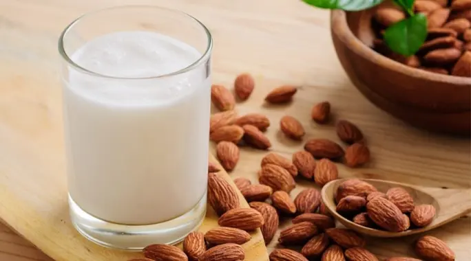 فوائد حليب اللوز للقولون: دليلك الشامل لصحة الجهاز الهضمي