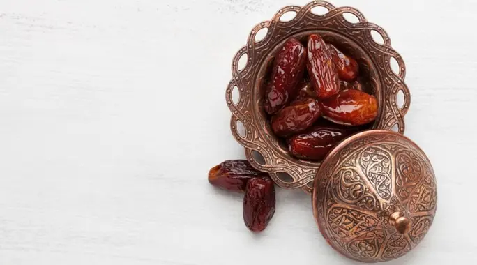 اكتشف كيف يؤثر التمر على صحة الدماغ: فوائد مدهشة لوظائفك المعرفية