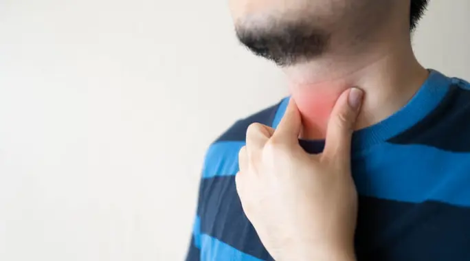تضخم الحبال الصوتية: دليل شامل لفهم الأعراض، الأسباب، والعلاج
