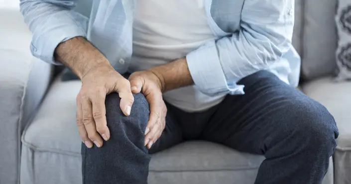تصلب شرايين الساق: دليل شامل للأعراض، الأسباب، والتشخيص والعلاج