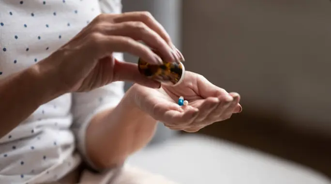 دواء الاكتئاب: ماذا يفعل في جسمك؟ دليل شامل لآلية العمل والأنواع والفعالية