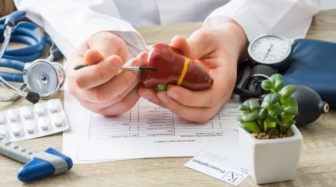 علاج ارتفاع إنزيمات الكبد: دليلك الشامل لخفضها وحماية صحة الكبد