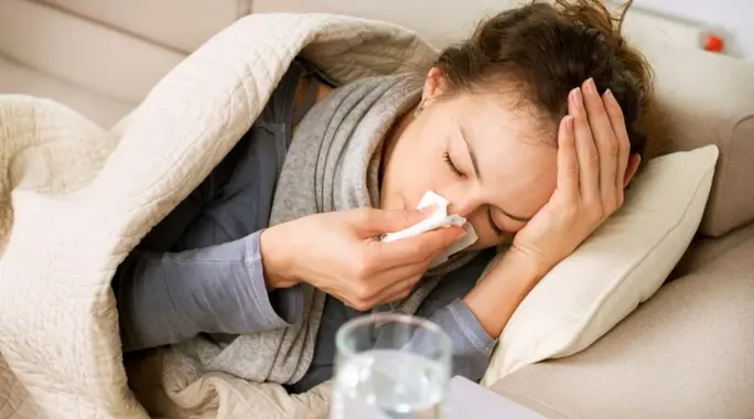 كم مدة الزكام: فهم شامل لأسباب إطالته وكيفية تسريع الشفاء