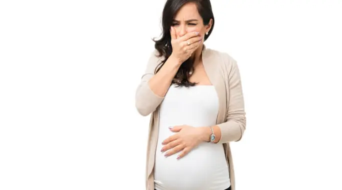 خروج دم من الفم للحامل: دليل شامل للأسباب، العلاج، والوقاية