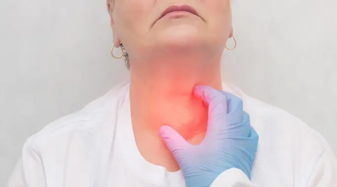 هل سرطان الغدة الدرقية خطير حقًا؟ دليل شامل لفهم المخاطر والعلاج