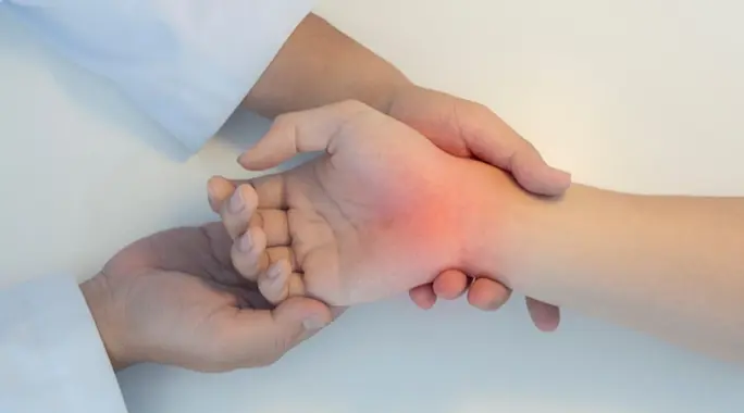 التهاب الأوتار المزمن: دليلك الشامل للأسباب، الأعراض، والعلاج الفعال