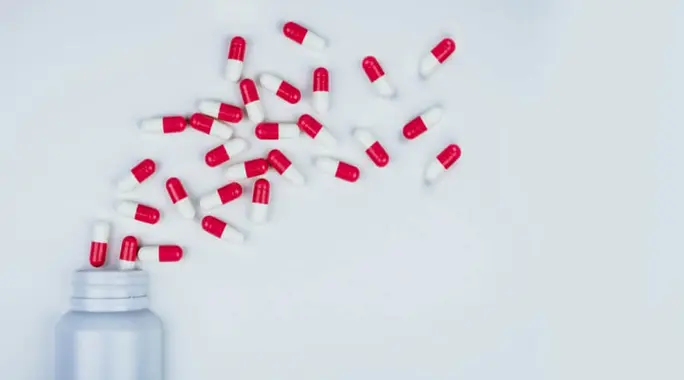 مضادات الالتهاب غير الستيروئيدية: دليلك المتكامل لفهم استخداماتها ومخاطرها