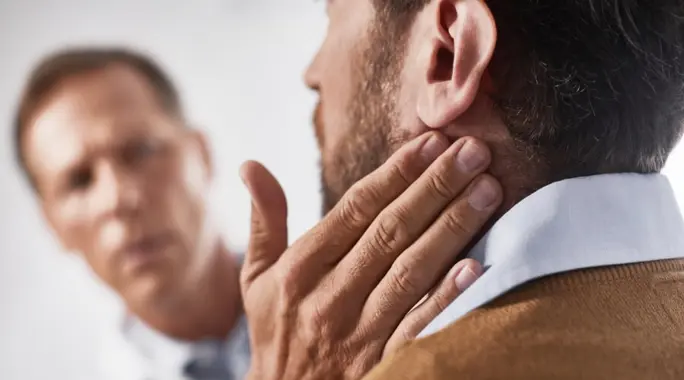 تضخم الغدد اللمفاوية في الرقبة: دليل شامل للأسباب، الأعراض والعلاج
