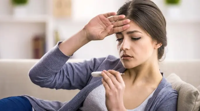حرارة داخلية وبرودة الأطراف: دليل شامل للأسباب والعلاج