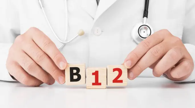 هل يؤثر نقص فيتامين B12 على نومك؟ العلاقة الخفية بين نقص فيتامين B12 والنوم