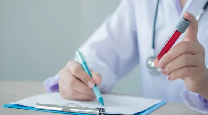 نسبة الكولسترول 250: دليل شامل لفهم المخاطر والعلاج الفعال