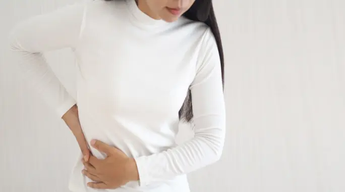 أعراض حصى الكلى عند النساء: دليل شامل للتعرف عليها ومتى تطلبين المساعدة الطبية