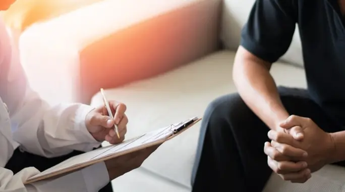 وداعاً للصوت الناعم: دليل شامل لـ علاج نعومة الصوت عند الرجال