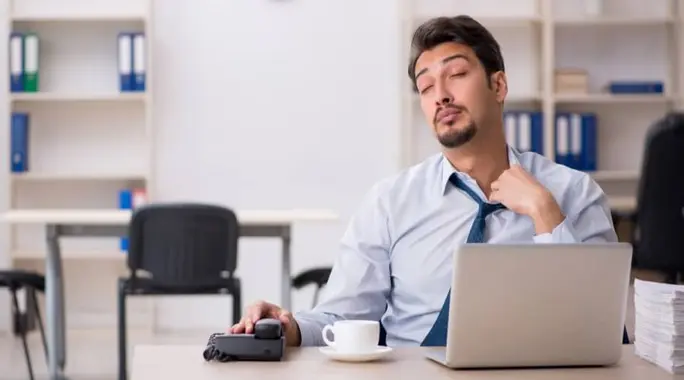لماذا تشعر بالنعاس دائمًا؟ اكتشف أمراض تسبب النعاس وكيف تتغلب عليها