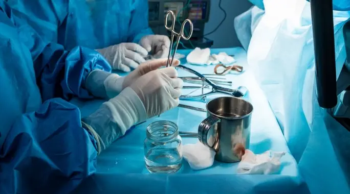 عملية البواسير الخارجية: دليلك الشامل للعلاج، الأنواع، والتعافي