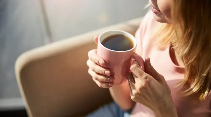 هل القهوة تمنع امتصاص الحديد؟ الحقيقة الكاملة وتأثيرها على صحتك