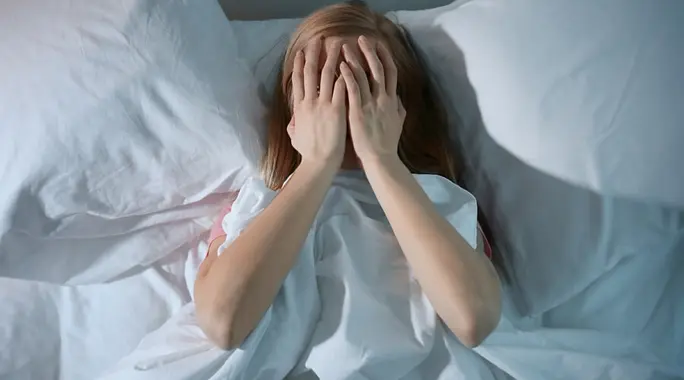 أرق، عطش، والمزيد: دليلك الشامل لأعراض ارتفاع السكر أثناء النوم