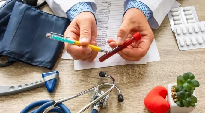أكلات تسبب فقر الدم؟ فهم تأثير الغذاء على امتصاص الحديد وفيتامين ب12