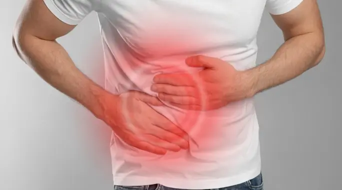 أين يقع ألم الزائدة الدودية؟ دليلك الشامل لموقع الألم والأعراض!