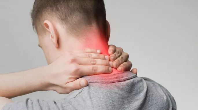 علاج عصبة الرقبة: دليلك الشامل للتخلص من الألم واستعادة الراحة