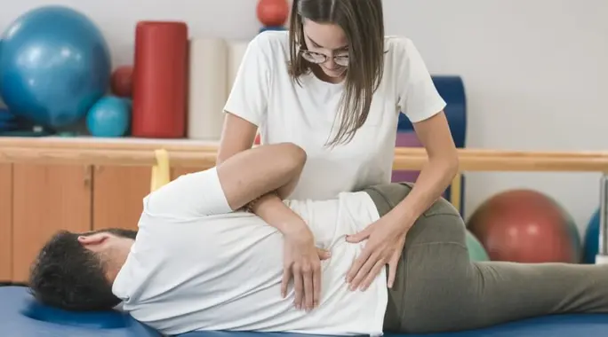 تمارين فعّالة لعلاج الانزلاق الغضروفي: دليلك الشامل لتخفيف الألم وتقوية الظهر