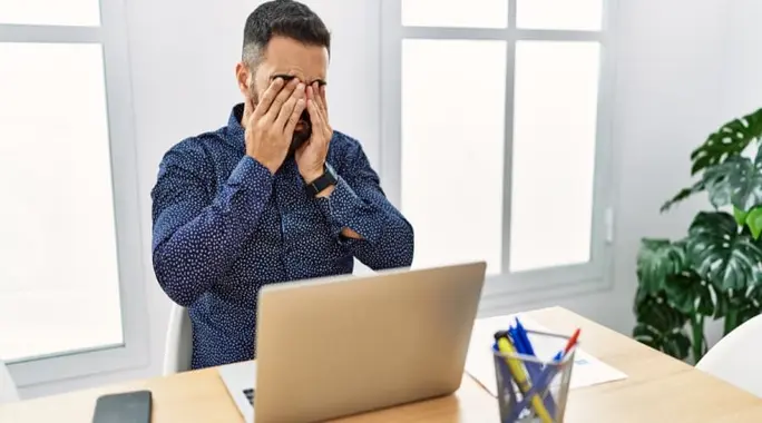 القلق وتنميل الوجه: فهم العلاقة، المحفزات، وطرق العلاج الفعالة