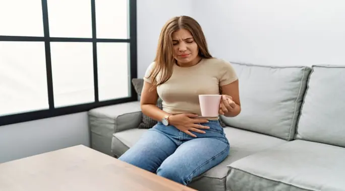 وداعًا لألم البطن: اكتشف أقوى مشروبات لعلاج وجع البطن طبيعيًا