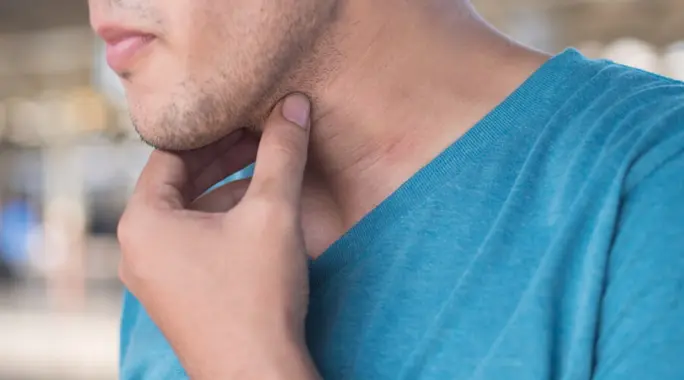هل البلغم الأخضر في الصباح مقلق؟ دليلك الشامل للأسباب والعلاج
