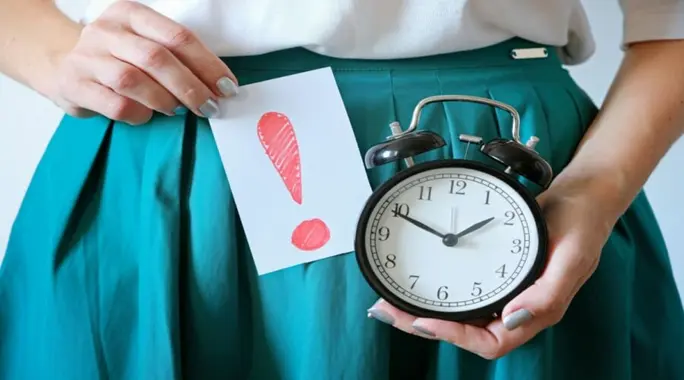 متى يبدأ القلق من تأخر الدورة الشهرية عند الفتيات؟ دليل شامل للأمهات