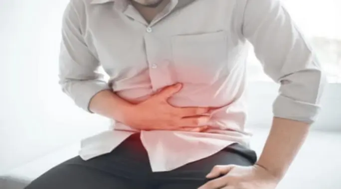 تقلصات البطن: الأسباب، الأعراض، والعلاجات الفعالة للتخفيف من آلامها