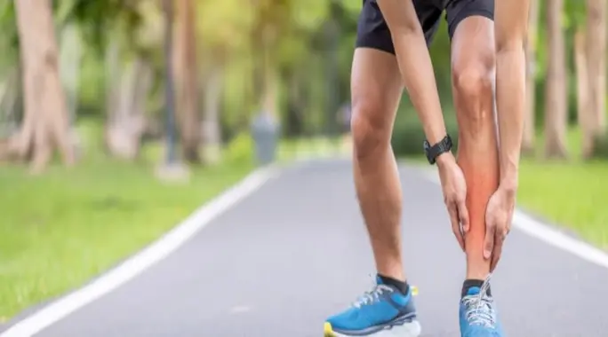 ألم العضلات: متى يكون خطيراً ويستدعي زيارة الطبيب؟