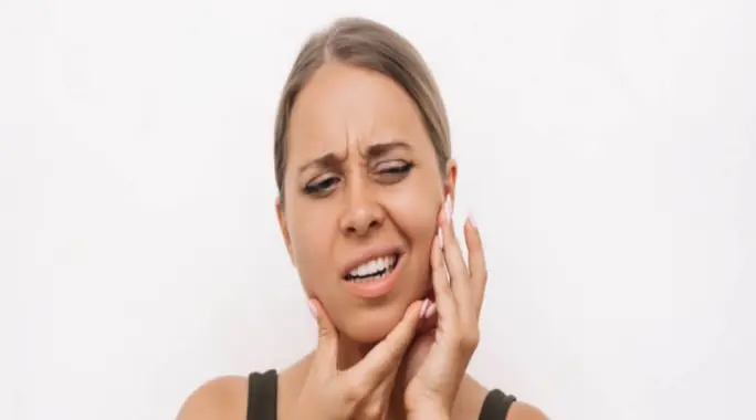 علامات تحسن العصب السابع: دليل شامل لمراحل التعافي واستعادة الوظائف