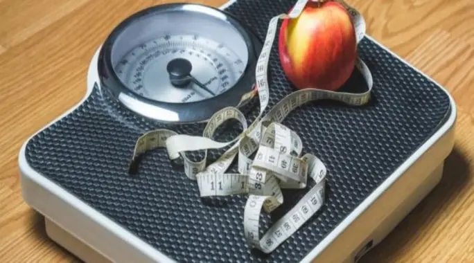 تحكمي بوزنك: 5 خطوات فعّالة لفقدان الوزن في سن اليأس