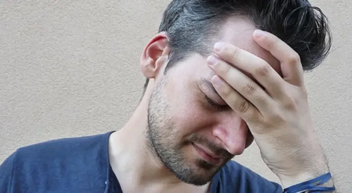 وداعاً للصداع المزمن: دليلك الشامل لمحاربة آلام الرأس بالغذاء الفعال