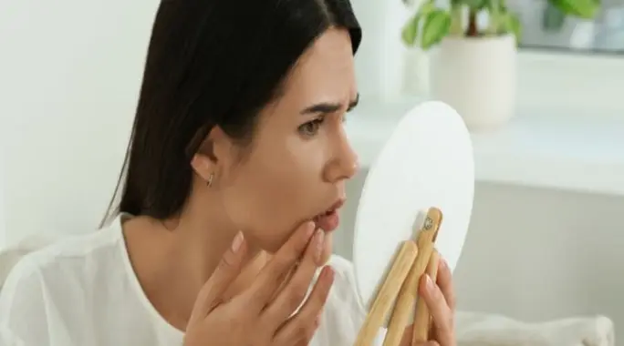 خلل الهرمونات عند النساء: دليل شامل للأعراض، الأسباب وطرق العلاج الفعالة
