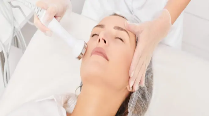 اكتشف أسرار الجمال: أبرز التقنيات المتطورة المعتمدة في عالم التجميل
