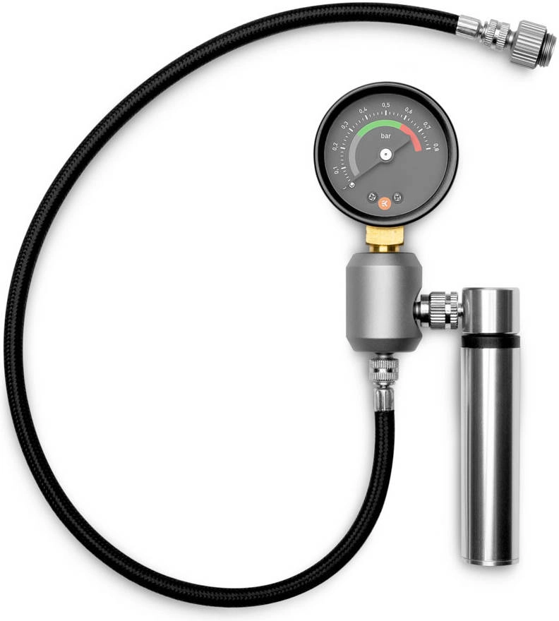 EKWB EK-Loop Leak Tester Flex for Liquid Cooling Loop Review &#8211; 3831109848388