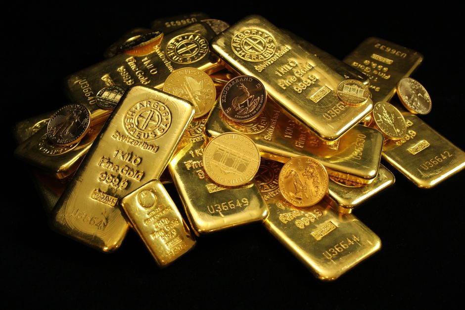 سبائك ذهبية وعملات معدنية في السوق السعودي 2026