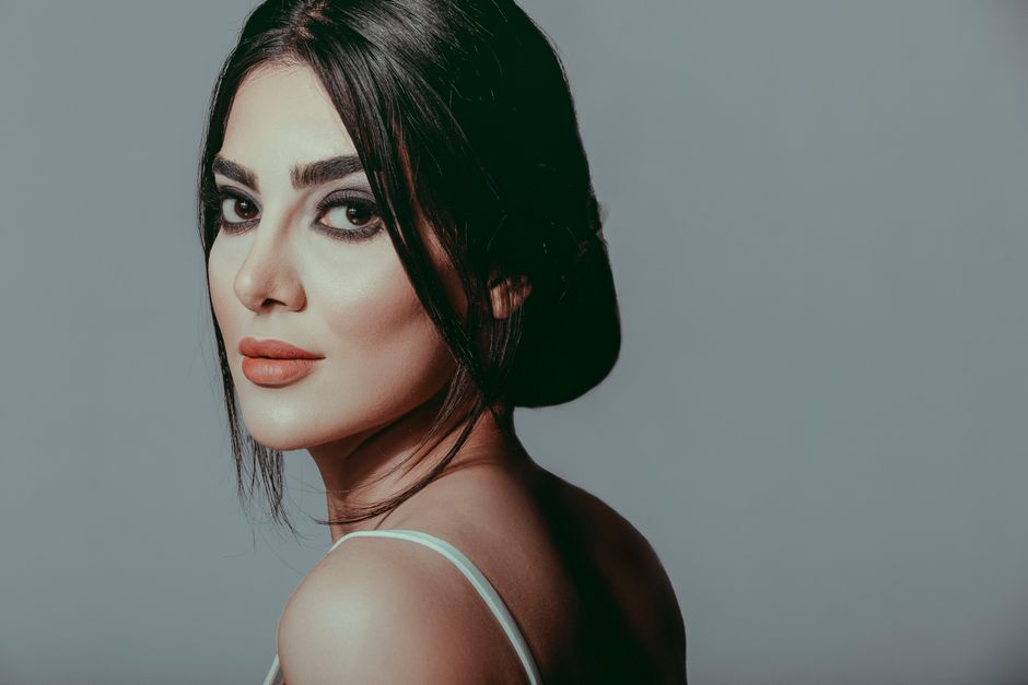 الممثلة السعودية الأكثر جمالاً: تعرفي على أجمل الوجوه في السينما السعودية 2026