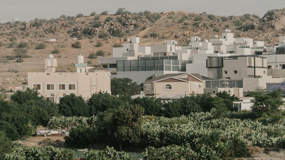 مباني سكنية حديثة تمثل خيارات الاستثمار العقاري في السعودية